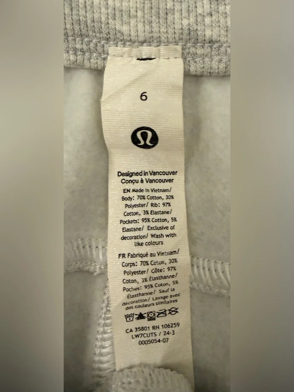 lululemon Women’s Scuba High-Rise Short, Heathered Core Ultra Light Grey. Size 6